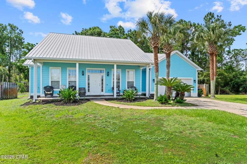 3 bedroom SingleFamilyResidence at 702 Lyndell Place, Lyndell Plantation, Panama City — photo 2