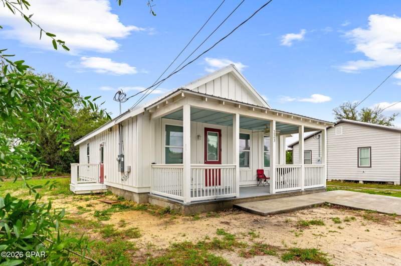 3 bedroom SingleFamilyResidence at 223 N East Avenue, Holmes Add- Millville, Panama City — photo 2