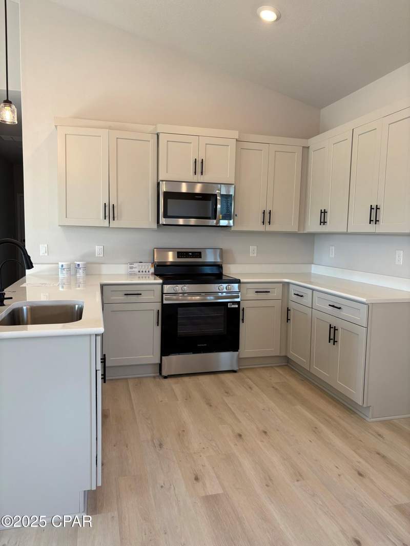 3 bedroom SingleFamilyResidence at 7049 Traditions Drive, Parkbrook, Panama City — photo 3