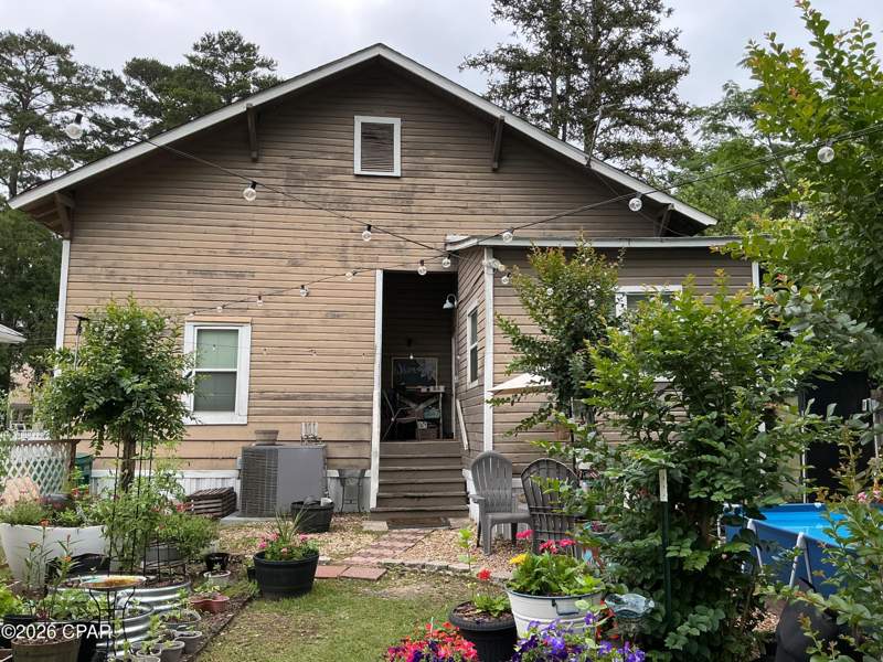 3 bedroom SingleFamilyResidence at 704 Main Street, Chipley, Chipley — photo 4