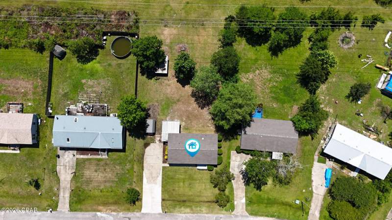 3 bedroom ManufacturedHome at 6013 Stockholm Lane, Sweetwater Village S Ph I, Panama City — photo 2