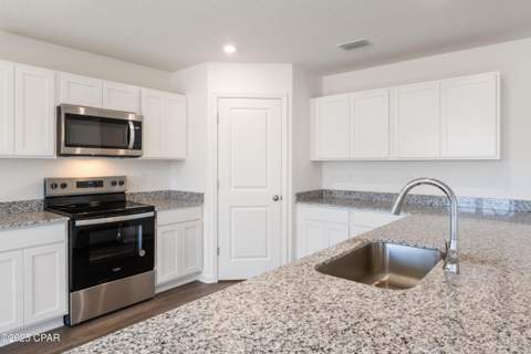 8429 Hornbill Drive, Youngstown FL - photo 10 of 25