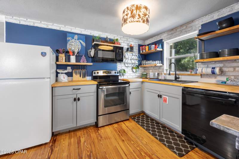 2 bedroom SingleFamilyResidence at 204 San Vincente Street, El Centro Beach, Panama City Beach — photo 4