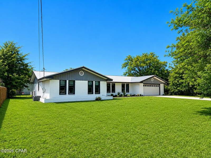 4 bedroom SingleFamilyResidence at 922 Radcliff Avenue, College Point, Lynn Haven — photo 3