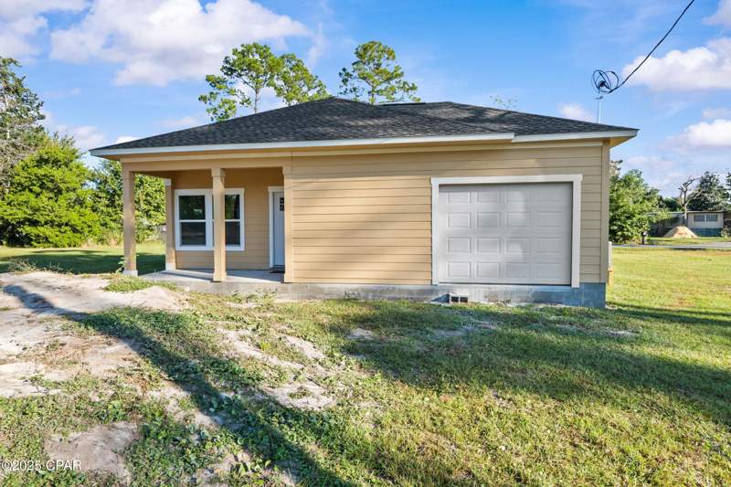 3 bedroom SingleFamilyResidence at 7523 Highway 2302, Southport, Panama City — photo 2