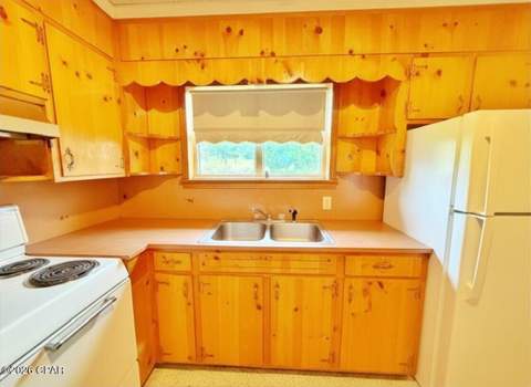 711 N Oklahoma Street, Bonifay FL - photo 16 of 32