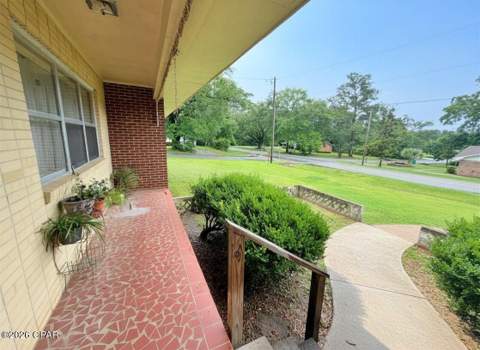 711 N Oklahoma Street, Bonifay FL - photo 7 of 32