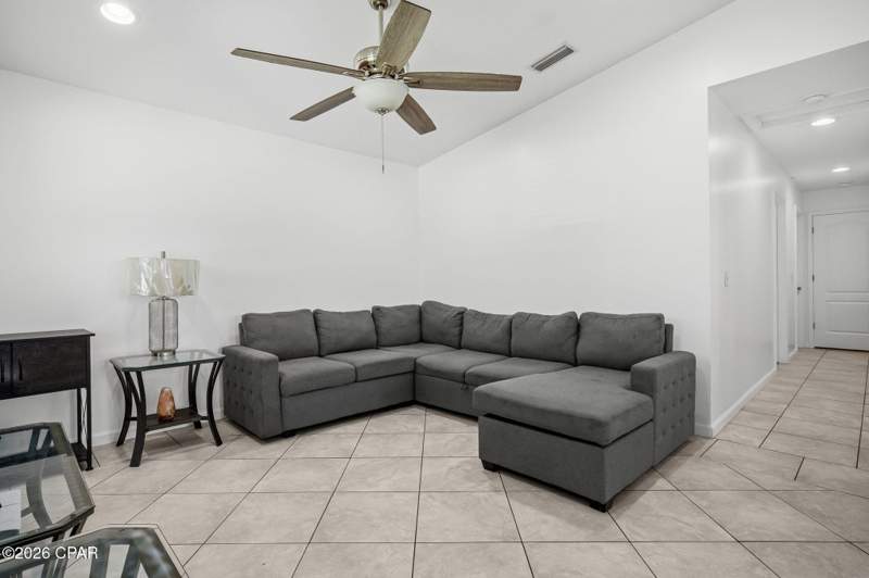 3 bedroom SingleFamilyResidence at 1014 Hamilton Avenue, Segler, Panama City — photo 4