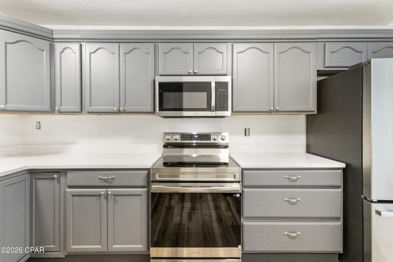 3 bedroom SingleFamilyResidence at 523 S Bonita Avenue, Sudduths 10Th Add, Panama City — photo 2
