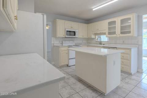 118 Byrd Drive, Panama City FL - photo 10 of 31