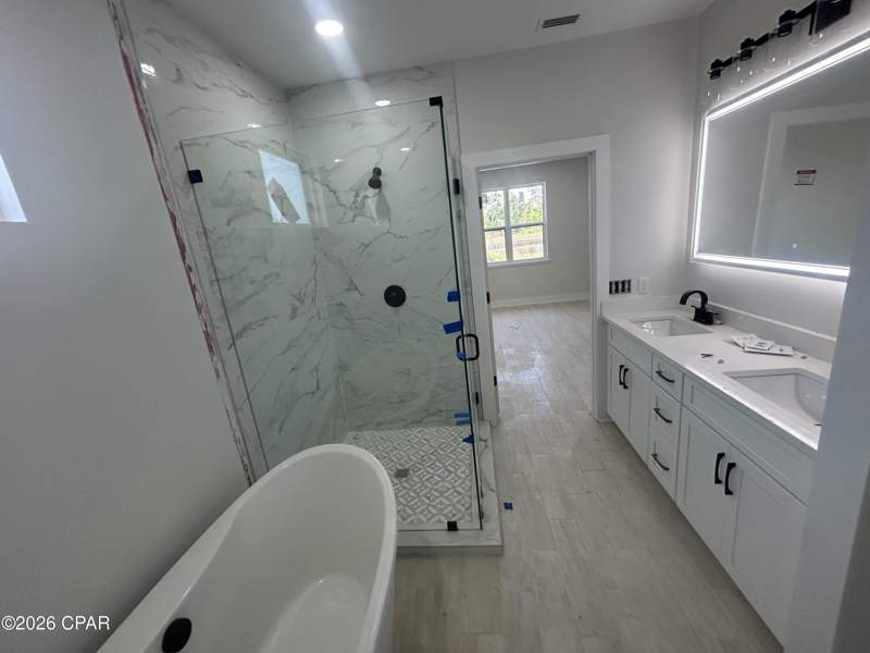 4 bedroom SingleFamilyResidence at 6659 Fox Lake Drive, Fox Lake Sub Phase 2, Panama City — photo 2
