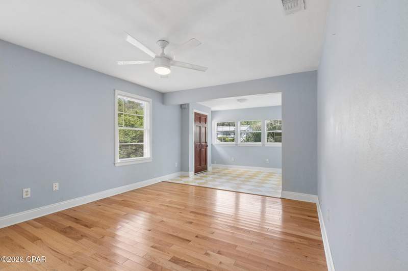 3 bedroom SingleFamilyResidence at 111 N Marie Drive, Cove Terrace, Panama City — photo 4