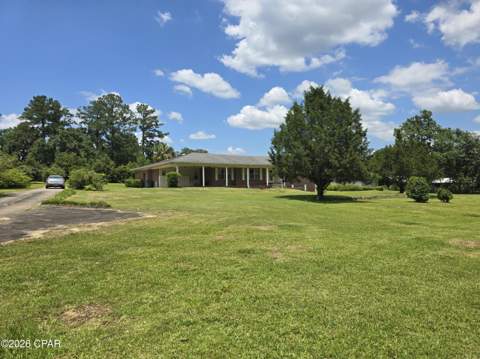 409 E Wisconsin Avenue, Bonifay FL - photo 10 of 36