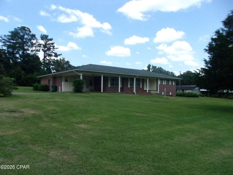 3 bedroom SingleFamilyResidence at 409 E Wisconsin Avenue, Bonifay, Bonifay — photo 3