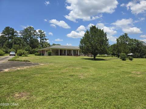 409 E Wisconsin Avenue, Bonifay FL - photo 8 of 36