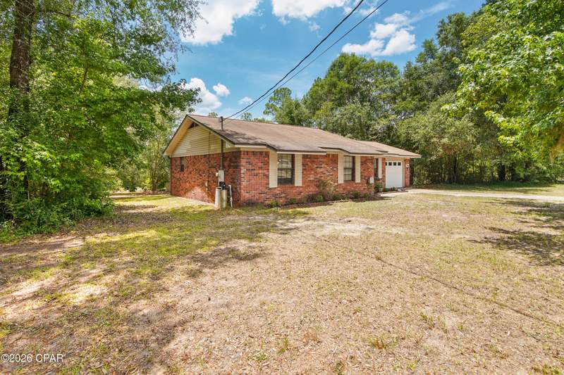 3 bedroom SingleFamilyResidence at 3918 Bricknell Avenue, Sunny Hills, Chipley — photo 3