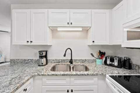 7125 N Lagoon Drive O, Panama City Beach FL - photo 10 of 32