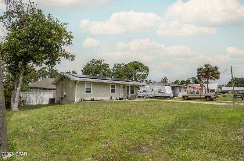 3 bedroom SingleFamilyResidence at 2318 Oakwood Street, Treasure Cove, Panama City — photo 2
