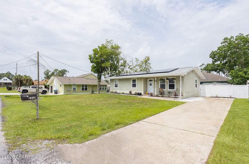 3 bedroom SingleFamilyResidence at 2318 Oakwood Street, Treasure Cove, Panama City — photo 3