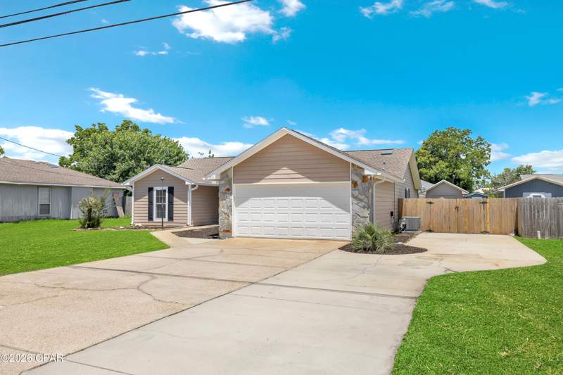 3 bedroom SingleFamilyResidence at 1321 S Berthe Avenue, Callaway Point, Panama City — photo 2