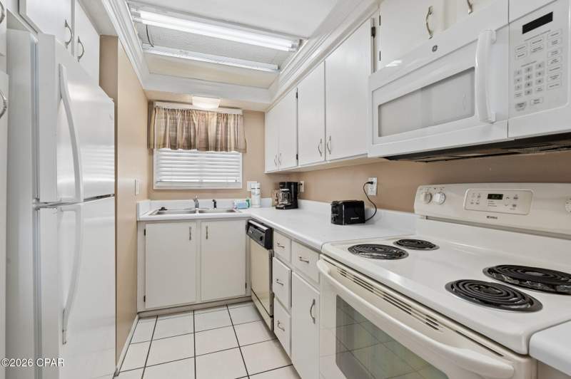 2 bedroom Condominium at 5801 Thomas Drive 712, Regency Towers, Panama City Beach — photo 4