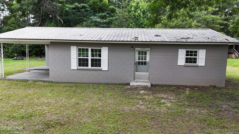 3 bedroom SingleFamilyResidence at 5437 Pearl Street, Graceville, Graceville — photo 4
