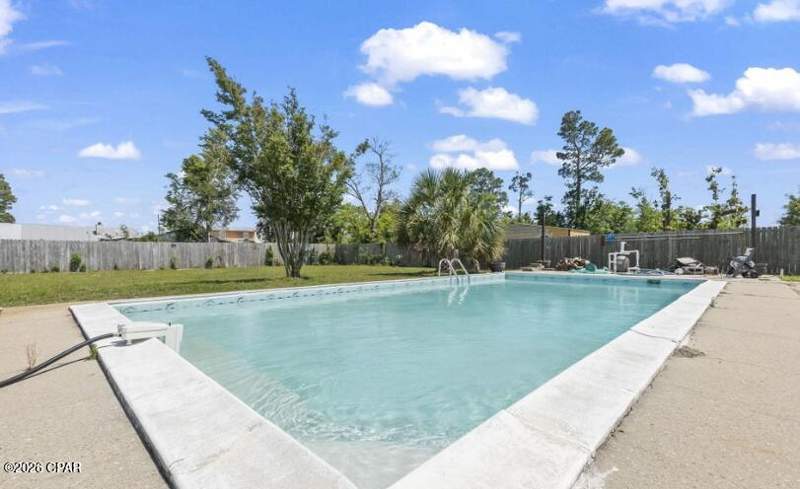 3 bedroom SingleFamilyResidence at 1331 W Park Lane, East Bay Park, Panama City — photo 4