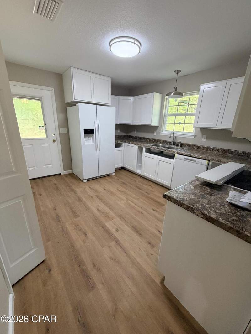 2 bedroom SingleFamilyResidence at 6636 Grande Oak Loop, Grand Ridge, Grand Ridge — photo 3