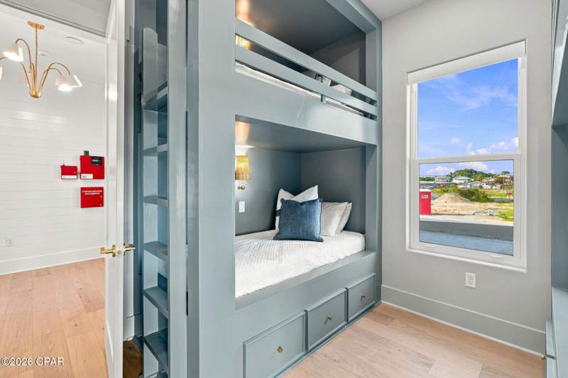 7 bedroom SingleFamilyResidence at 5931 Gulf Drive, Hadley's Beach, Panama City — photo 5