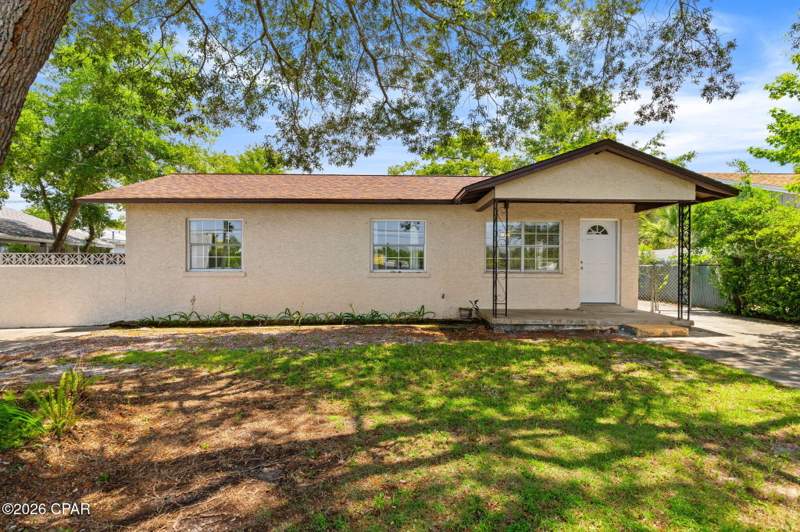 3 bedroom SingleFamilyResidence at 920 Mulberry Avenue, Keiths 1st Add, Panama City — photo 2