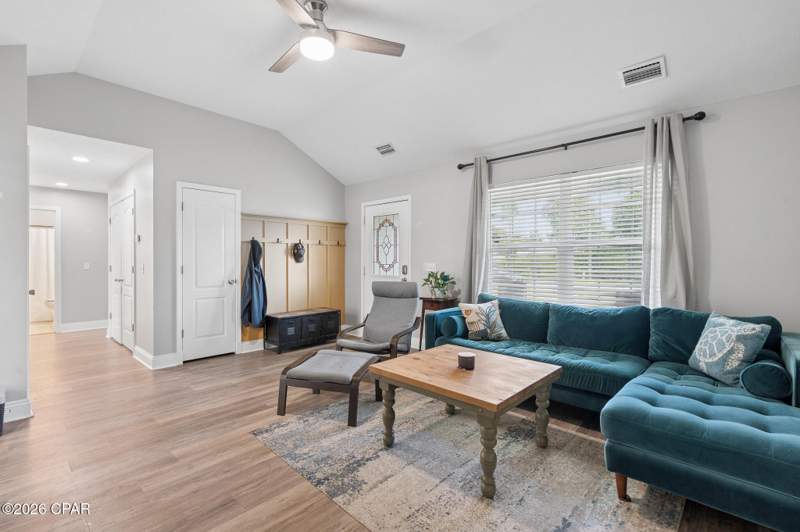 3 bedroom SingleFamilyResidence at 3933 Gravelle Drive, Silvernail Heights, Panama City — photo 3