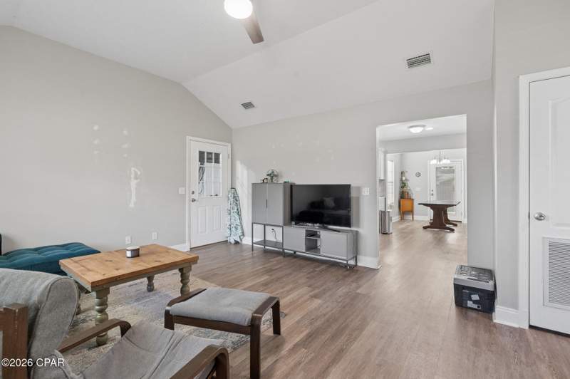 3 bedroom SingleFamilyResidence at 3933 Gravelle Drive, Silvernail Heights, Panama City — photo 4