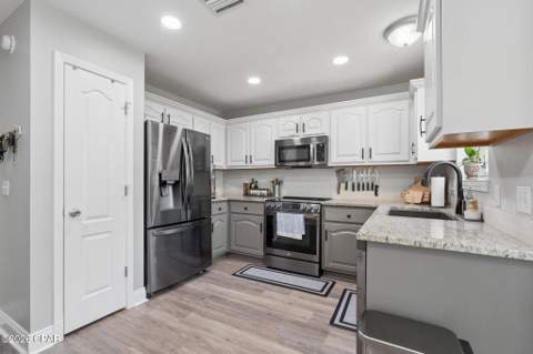 3933 Gravelle Drive, Panama City FL - photo 8 of 32