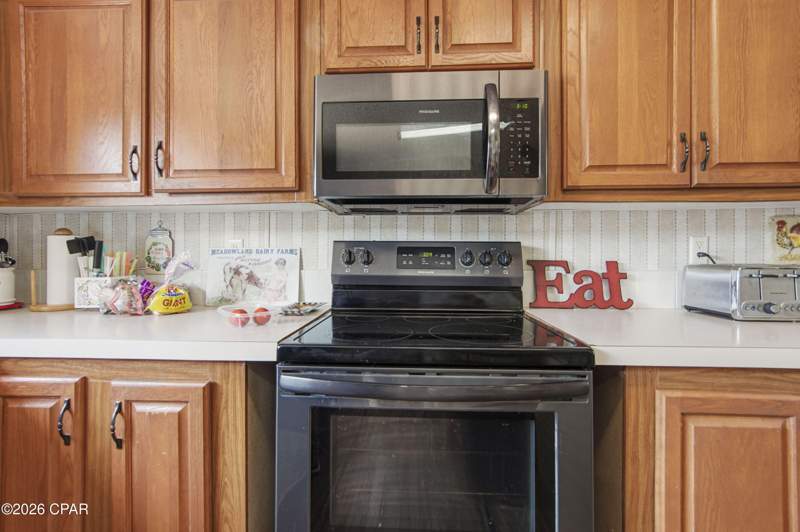 3 bedroom ManufacturedHome at 2429 Game Farm Road, Highland City, Panama City — photo 5