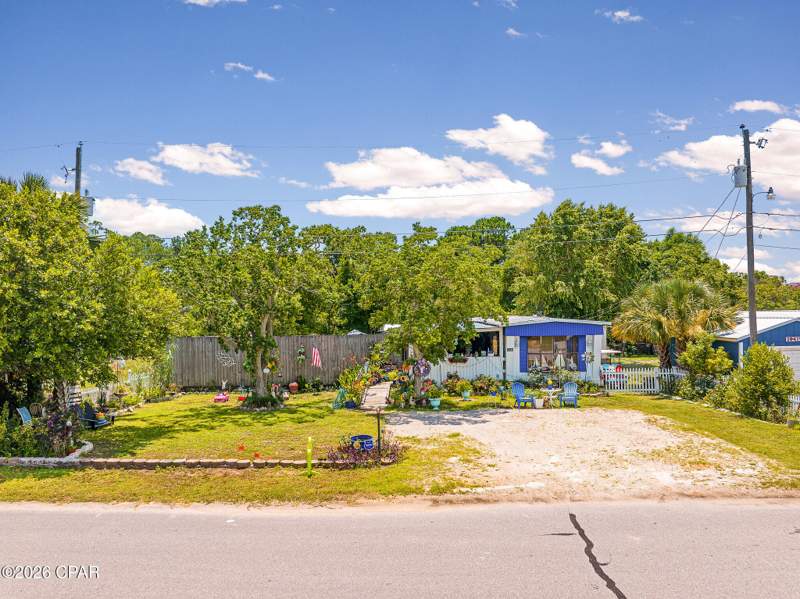 2 bedroom ManufacturedHome at 19429 Plaza Avenue, Laguna Beach Plaza, Panama City Beach — photo 3