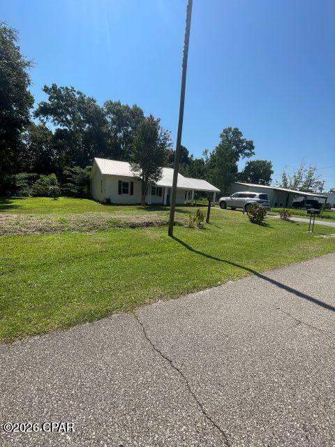 2 bedroom SingleFamilyResidence at 16875 NW Maple Street, Halley's Subdivision, Blountstown — photo 4
