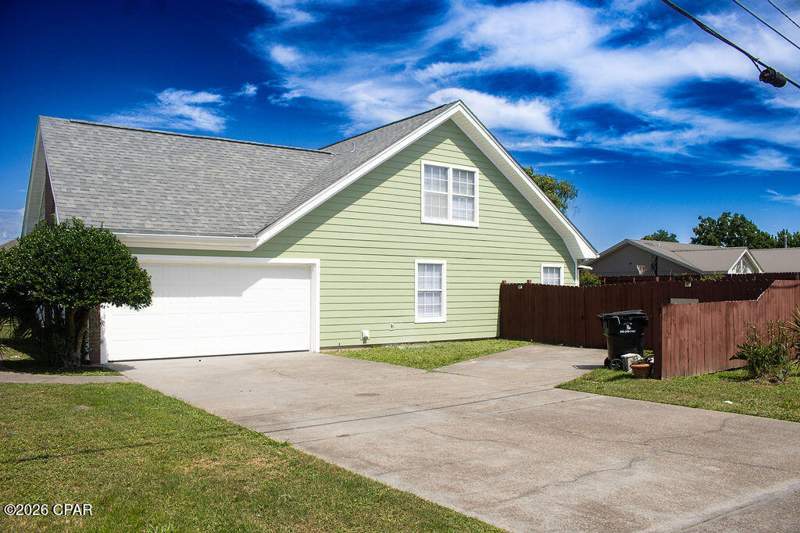 5 bedroom SingleFamilyResidence at 6800 Forsythe Drive, Callaway Point, Panama City — photo 4