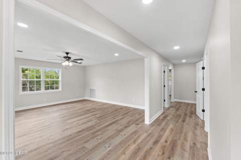 1025 Edison Avenue, Alford FL - photo 6 of 31