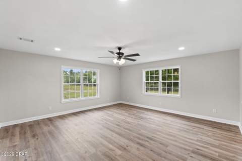 1025 Edison Avenue, Alford FL - photo 8 of 31