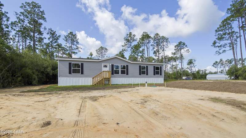 3 bedroom ManufacturedHome at 420 Hickory Bluff Circle, Hickory Bluff, Southport — photo 2