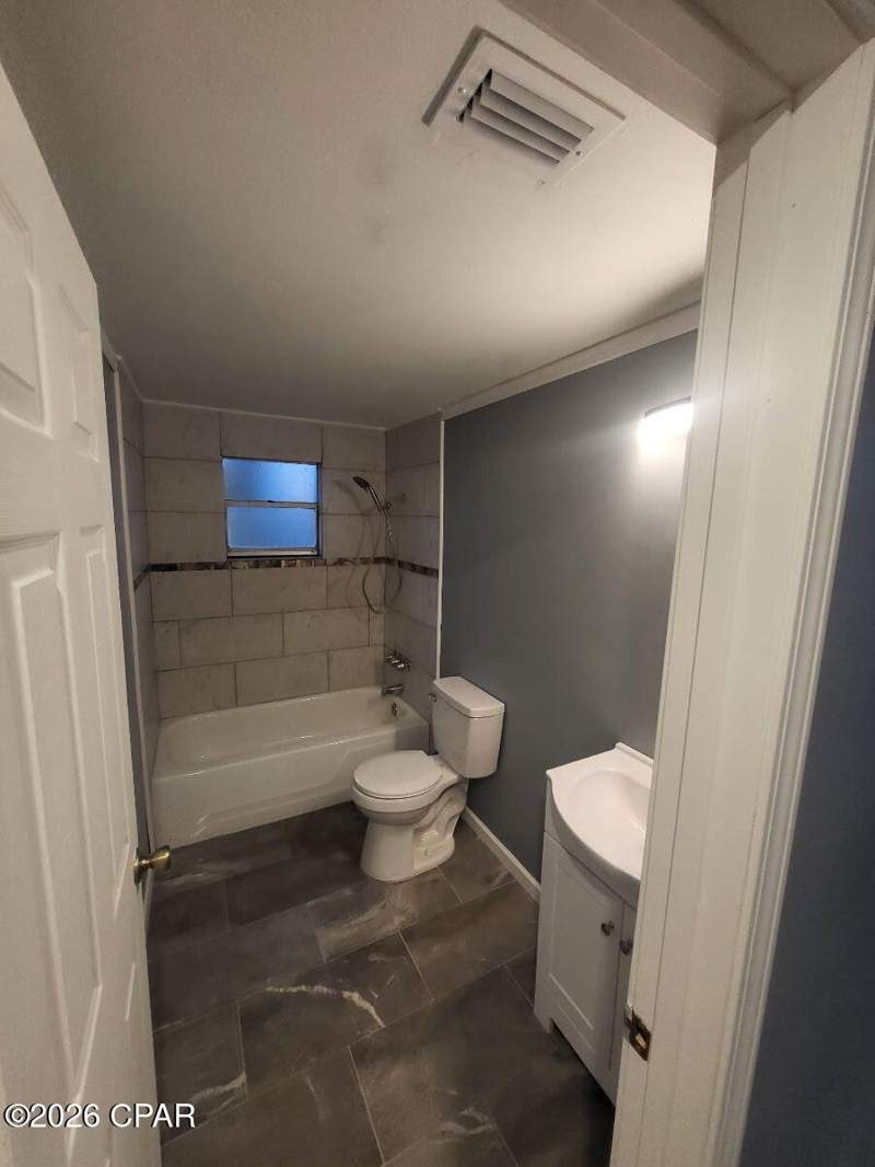 2 bedroom SingleFamilyResidence at 813 E 12th Court, Dixie Heights, Panama City — photo 2