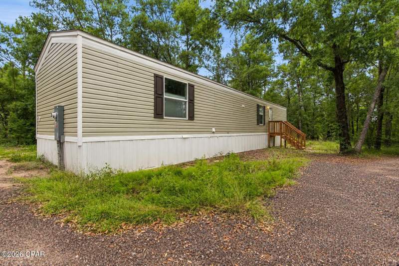 2 bedroom ManufacturedHome at 4597 Spotted Horse Lane, Saddle Club Estates, Chipley — photo 3
