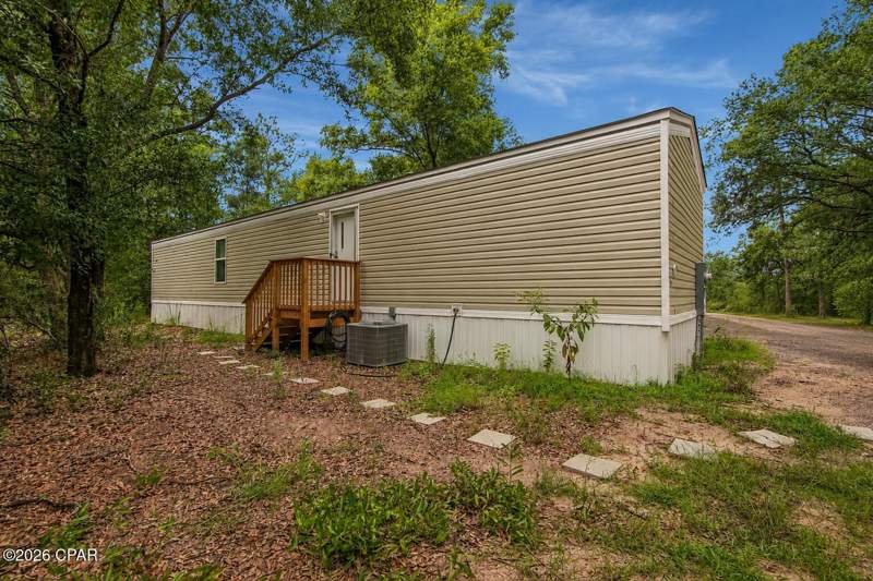 2 bedroom ManufacturedHome at 4597 Spotted Horse Lane, Saddle Club Estates, Chipley — photo 4