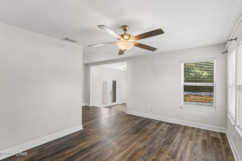 4 bedroom SingleFamilyResidence at 1303 E 2nd Court, Sudduths 4th Add, Panama City — photo 4