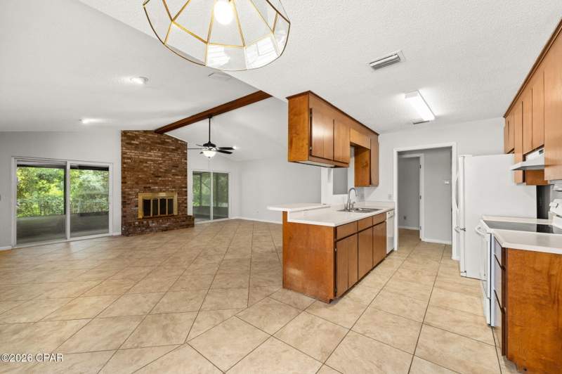 3 bedroom SingleFamilyResidence at 4087 Woodridge Place, Woodridge, Panama City — photo 3