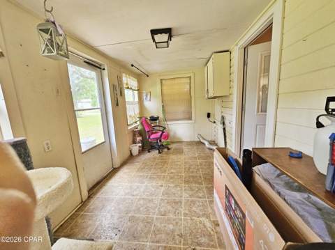 6915 Oak Street, Grand Ridge FL - photo 14 of 15