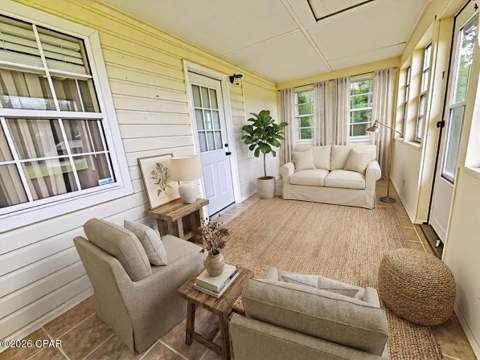 6915 Oak Street, Grand Ridge FL - photo 6 of 15