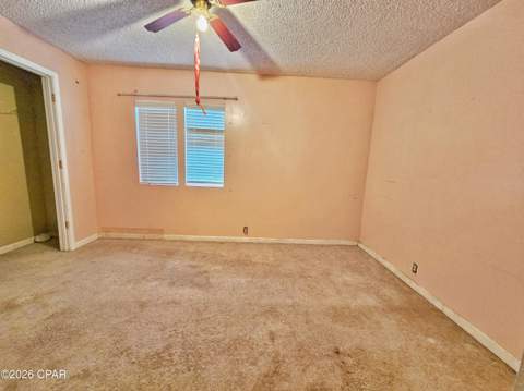 6915 Oak Street, Grand Ridge FL - photo 9 of 15
