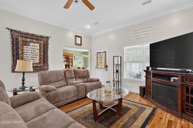 3 bedroom SingleFamilyResidence at 4122 Highland Avenue, Sunny Hills, Chipley — photo 2