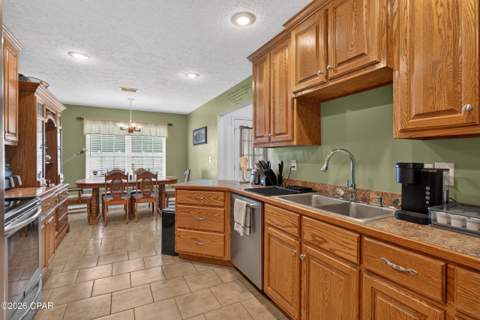 4122 Highland Avenue, Chipley FL - photo 9 of 45